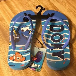 Disney Dory flip flops/ size 2-3/ kids